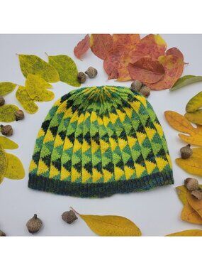 Hand Knit Handmade Hat Unisex Small Winter Beanie Green Yellow Geometric Cozy KT